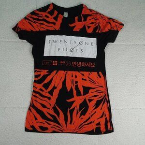 Rock Me "Twenty One Pilots" T-Shirt Small
